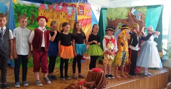 Przedstawienie teatralne w SP nr 2 pt: „Krawiec Niteczka”- czerwiec 2018