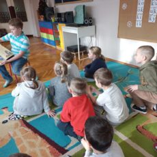 Cała Polska czyta dzieciom – Maciek z SP2 czyta dzieciom z grupy 6.