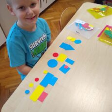 Zajęcia w grupie 4 – poznajemy figury geometryczne