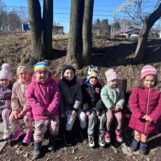 Wiosenne spacery i zabawy terenowe – grupa 3
